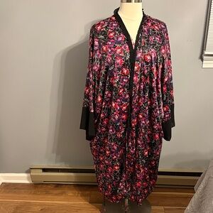 Floral Satin Kimono Robe in Black and Pink - torrid 5/6
